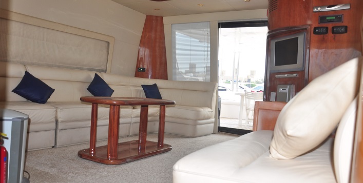 2 Hour private yacht trip